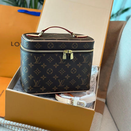 Trousse L