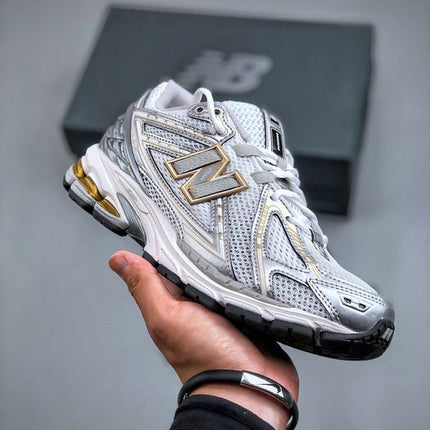 New Balance 1906R