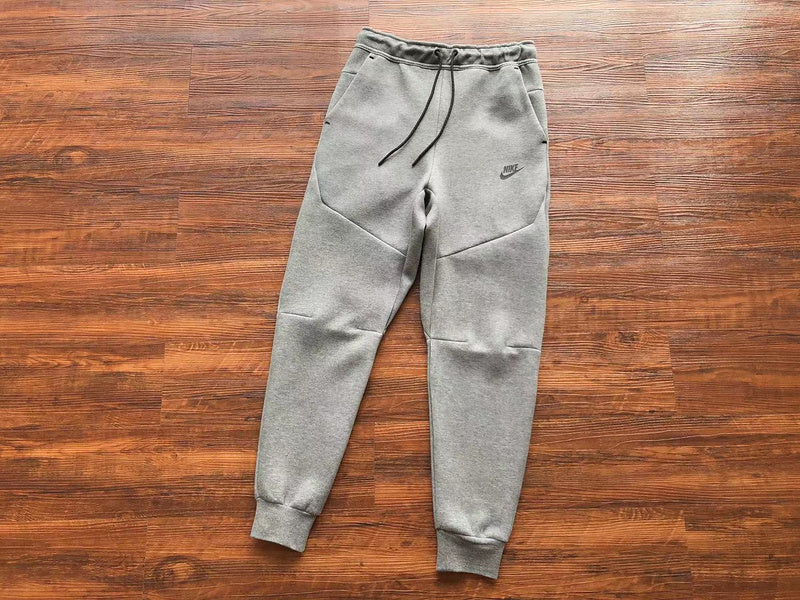 PANTALON NIKE TECH FLEECE x GRIS LOUP