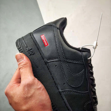 Nike Air Force 1 Low SUPREME BLACK