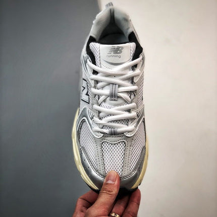 NEW BALANCE 530TA
