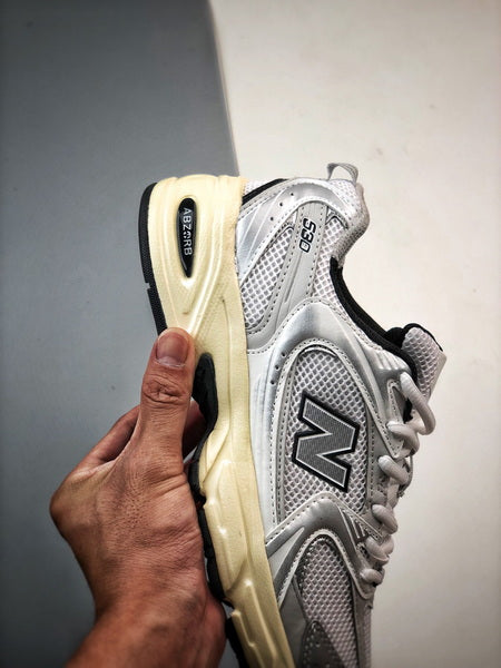 NEW BALANCE 530TA