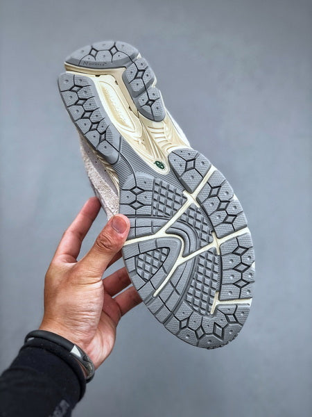 New Balance 2002R EK