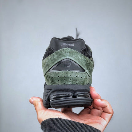 New Balance 2002R
