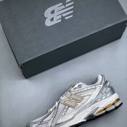New Balance 1906R