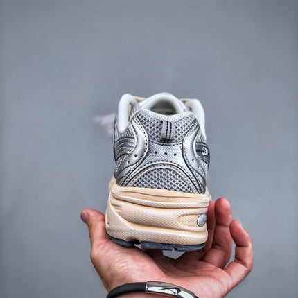 NEW BALANCE 530VS