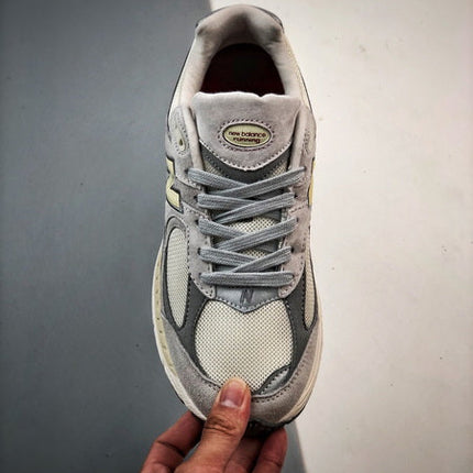 New Balance 2002R LN