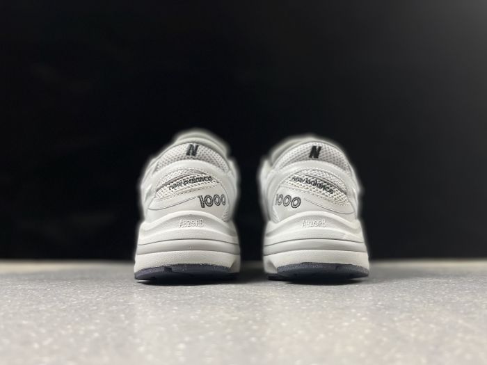 New Balance 1000TE