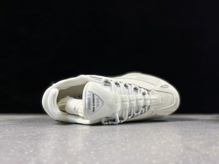 New Balance 1000AC1