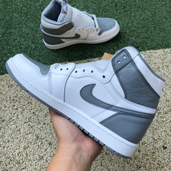Air Jordan 1 High OG “Stealth”