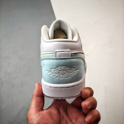 Air Jordan 1 Low SE Glacier Bleu