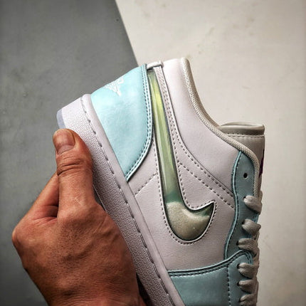 Air Jordan 1 Low SE Glacier Bleu