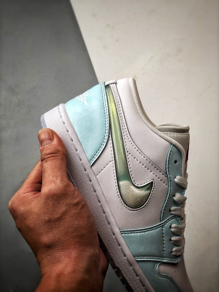 Air Jordan 1 Low SE Glacier Bleu