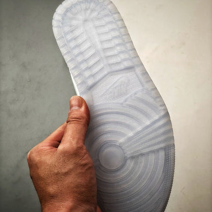 Air Jordan 1 Low SE Glacier Bleu