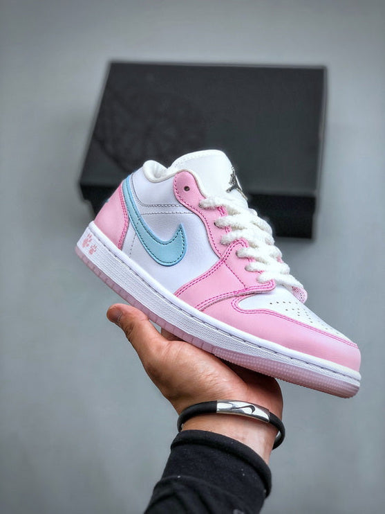Air Jordan 1 Low SE "Paw Print"