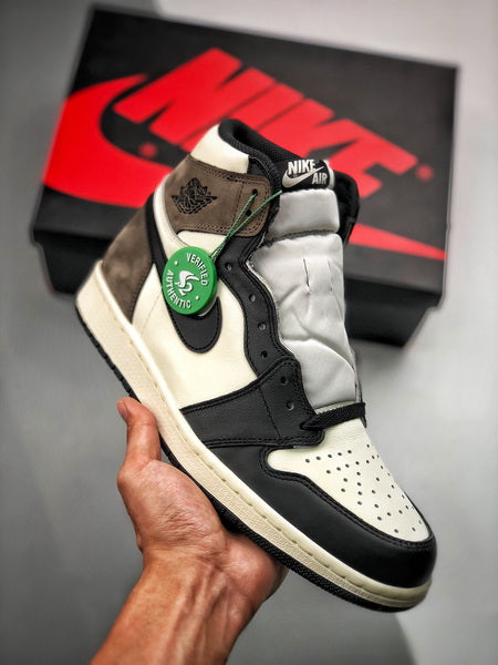 Air Jordan 1 Retro “Dark Mocha”