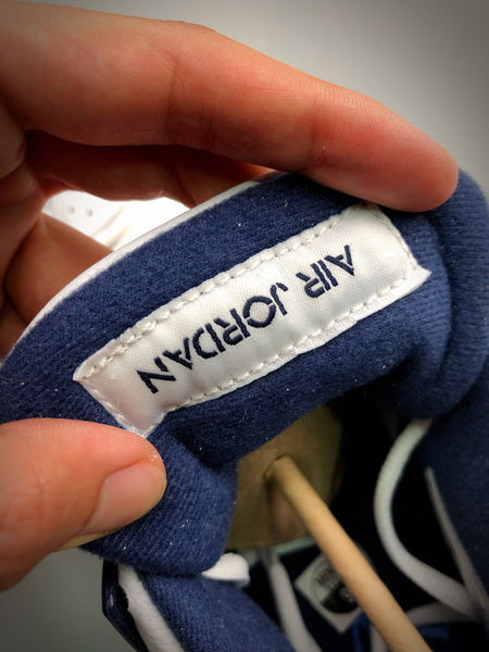 Air Jordan 4 Retro "Columbia"