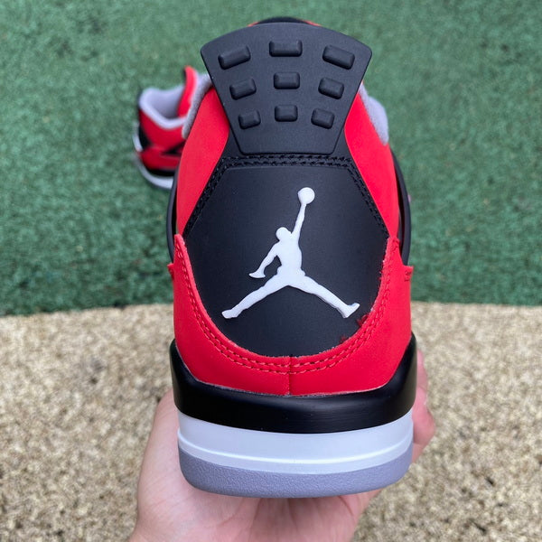 AirJordan 4 Toro Bravo