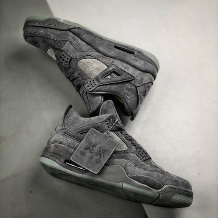 Air Jordan 4 X Kaws grey
