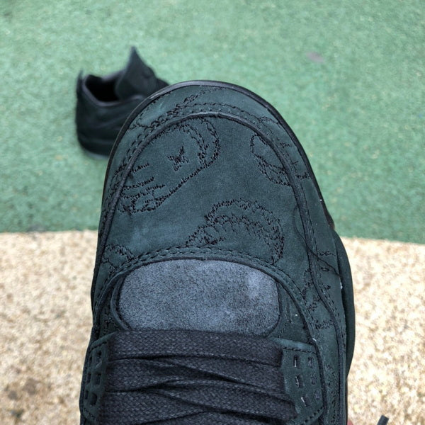 Air Jordan 4 x kaws black
