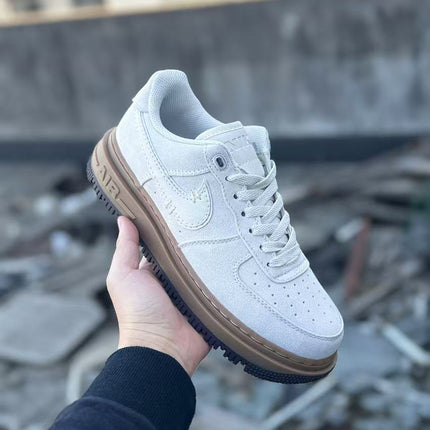 Nike Air Force 1 Luxe