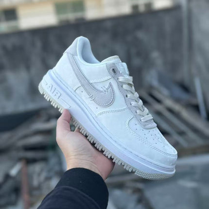 Nike Air Force 1 summit white