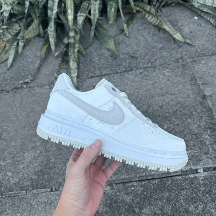 Nike Air Force 1 summit white
