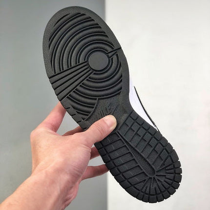 NIKE Dunk Low Retro Black and white