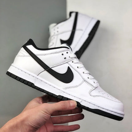 NIKE Dunk Low Retro Black and white