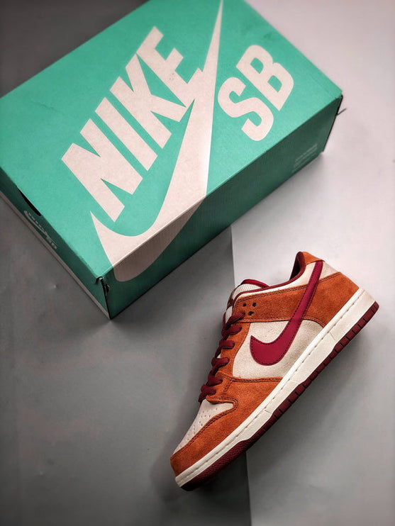 NIKE Dunk Low "Russet Cedar"