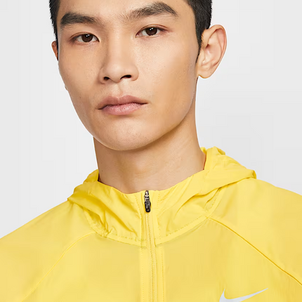 VESTE NIKE IMPERMEABLE JAUNE