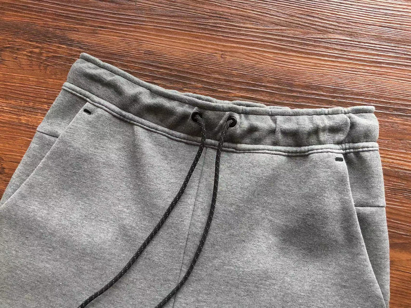 PANTALON NIKE TECH FLEECE x GRIS LOUP
