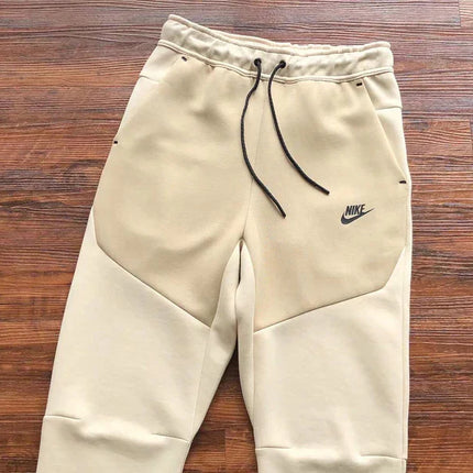 PANTALON NIKE TECH FLEECE x BEIGE