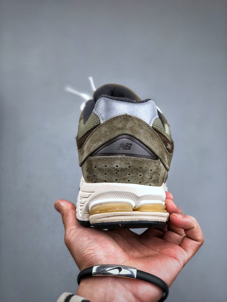 New Balance 2002R HN