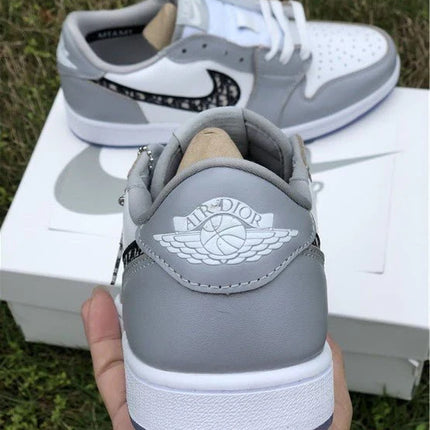JORDAN 1 LOW x DIOR