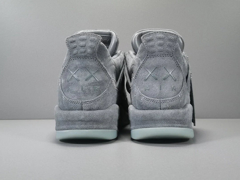 JORDAN 4 x KAWS GRIS