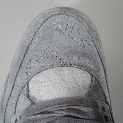 JORDAN 4 x KAWS GRIS