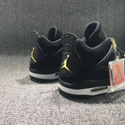 JORDAN 4 x ROYALTY