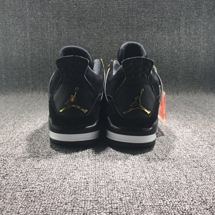 JORDAN 4 x ROYALTY