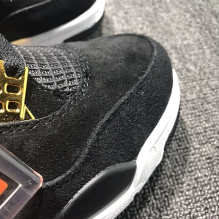 JORDAN 4 x ROYALTY